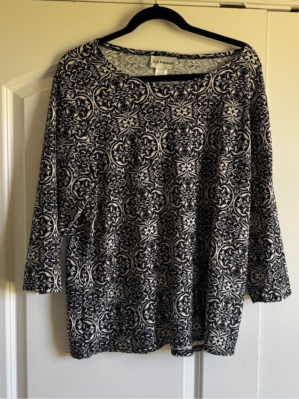 CD Petites Black & White Patterned Long Sleeve Blouse